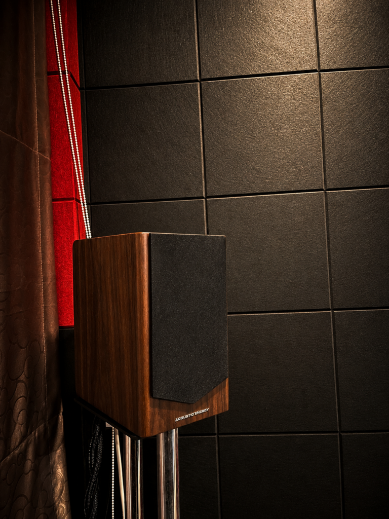 Acoustic Treatment installation for Home Theater by HDT Homedigital