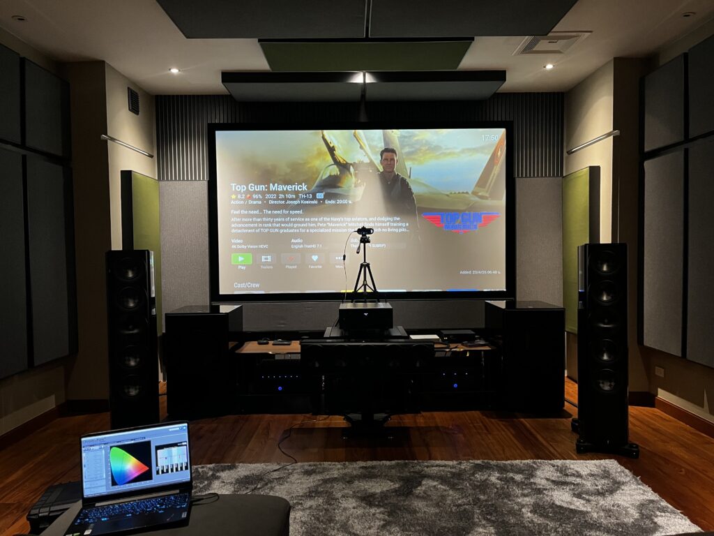 บรรยากาศห้อง Home Theater หลังตรวจสอบและทำ Video Calibration โปรเจคเตอร์ BenQ W5700