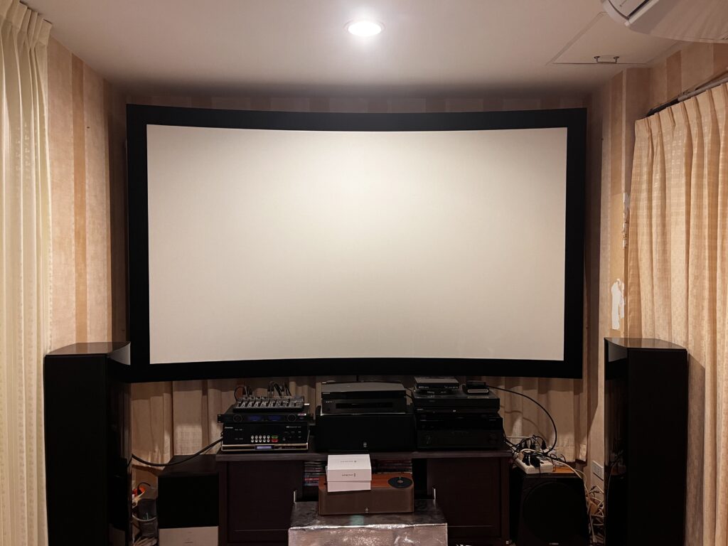 ห้องโฮมเธียเตอร์หลังอัปเกรดเป็นโปรเจคเตอร์ Valerion VisionMaster Plus 2 พร้อม Video Calibration โดย HDT